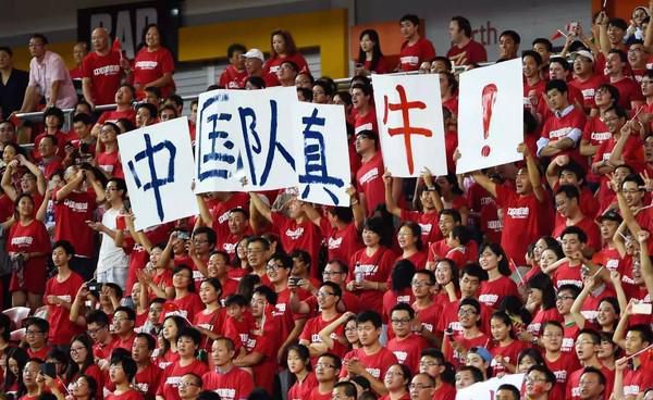 “当我要回到那不勒斯时，我在罗马刚刚从飞机上落地时就已经闻到了它的味道，尽管两座城市相距甚远。